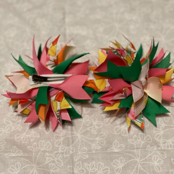Pom Pom hair bows as a set of 2 - Picture 1 of 2